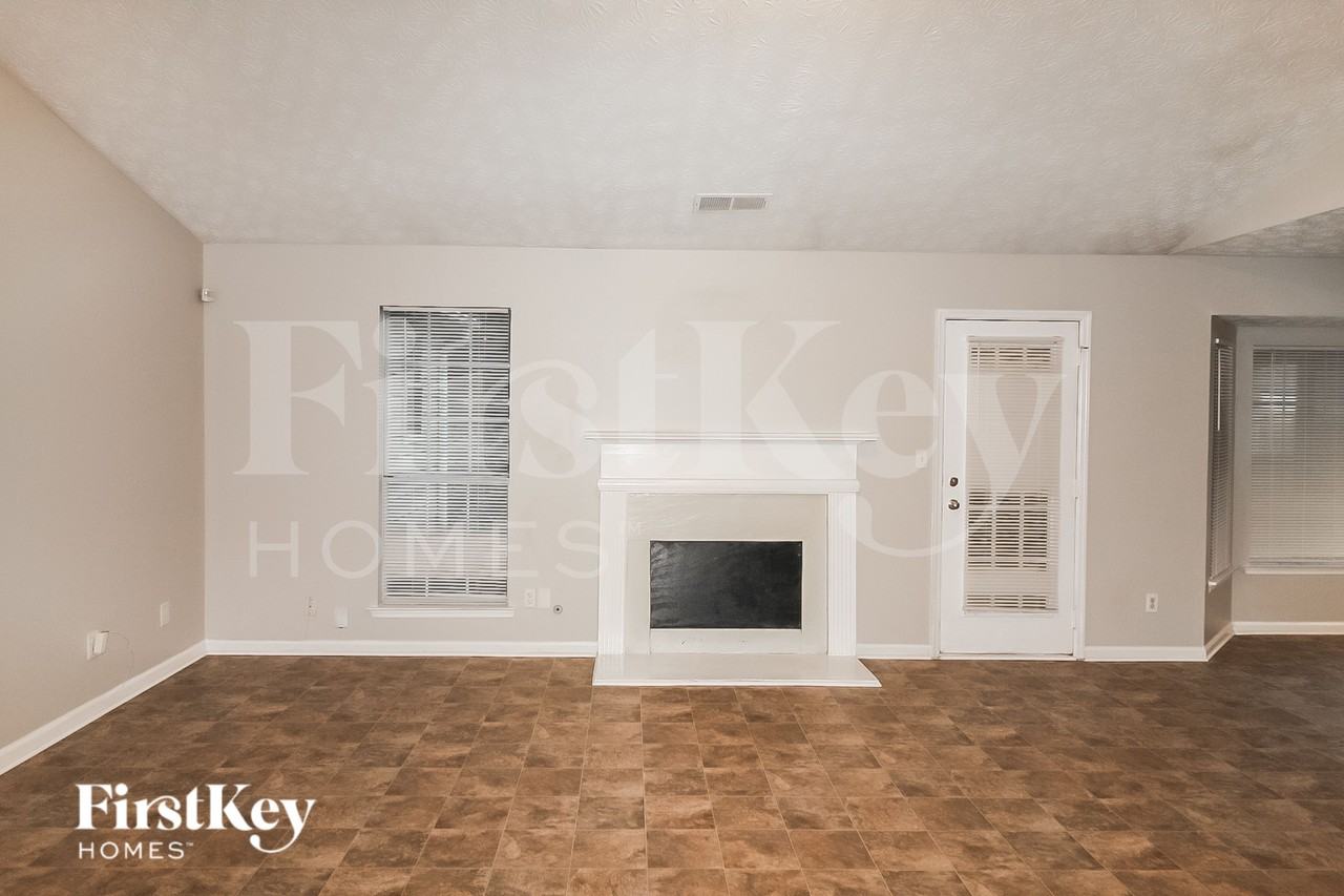 6206 Amberly Rd - Photo 2 of 15