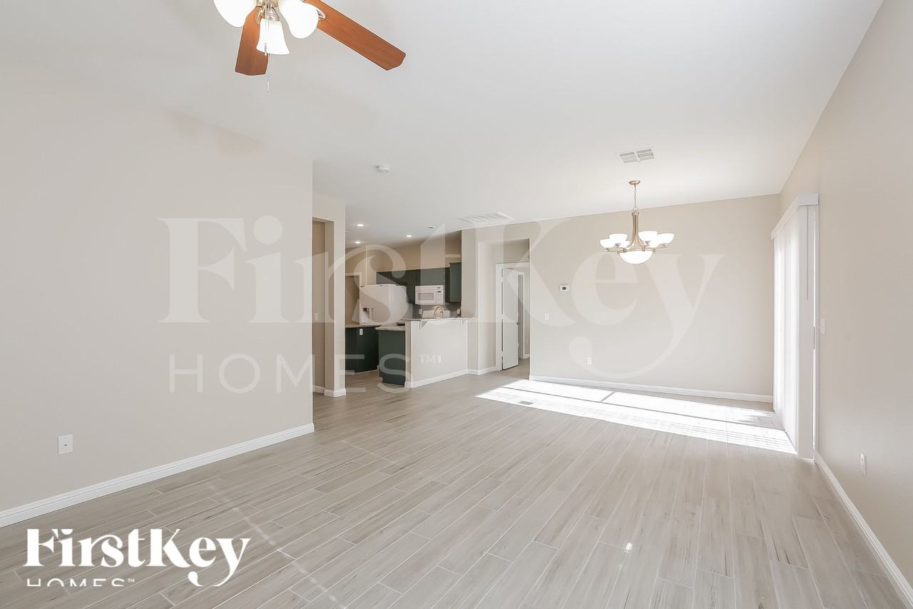 1669 Shifting Winds St - Photo 5 of 18