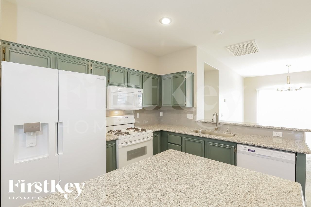 1669 Shifting Winds St - Photo 7 of 18