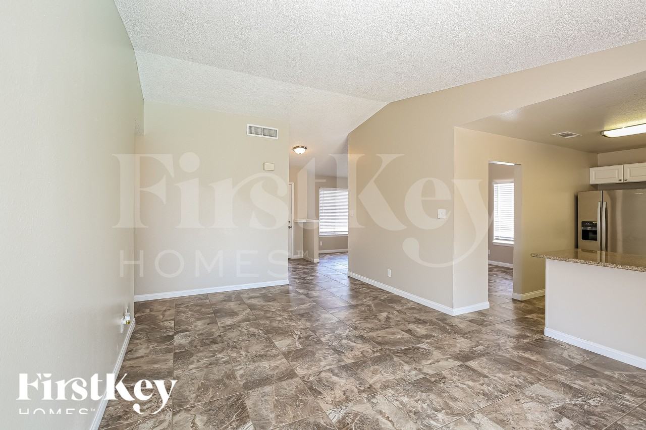 1473 Owyhee Ct - Photo 7 of 18