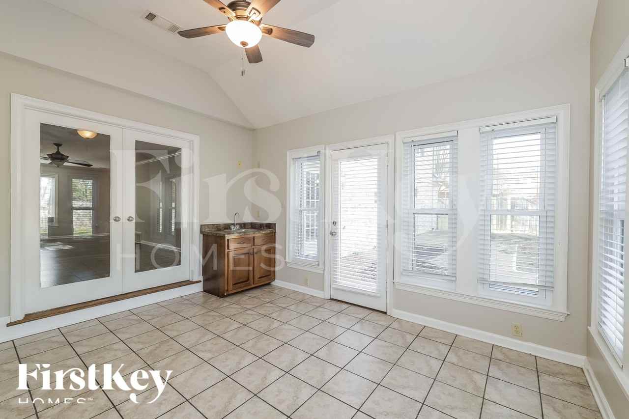 8082 S Regis Pl - Photo 5 of 19