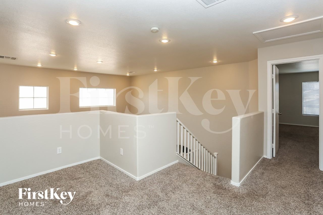 4633 Sergeant Ct - Photo 7 of 19