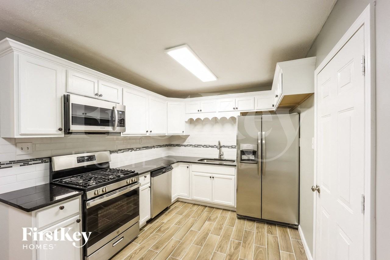 743 Oak Dr - Photo 6 of 15