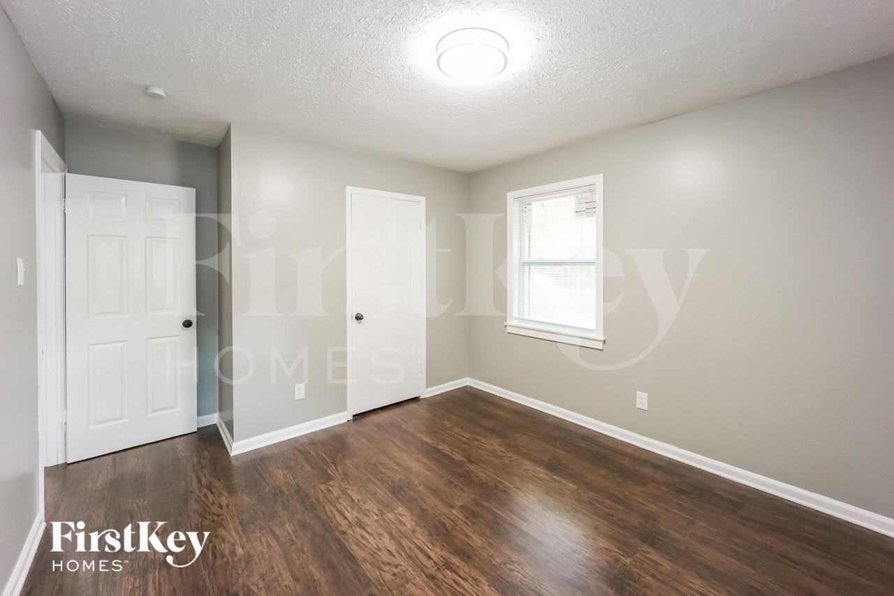 743 Oak Dr - Photo 7 of 15