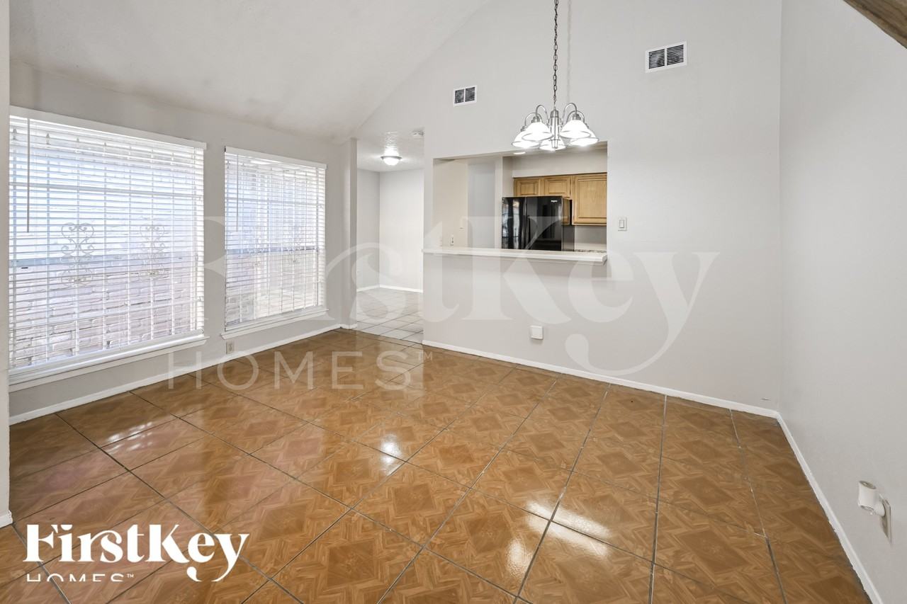 3315 Vega St - Photo 6 of 18