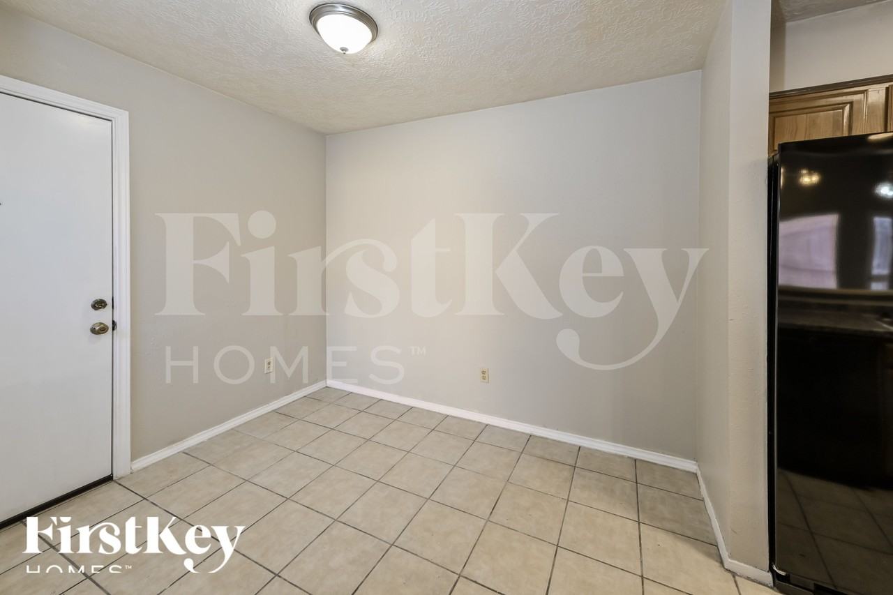 3315 Vega St - Photo 7 of 18