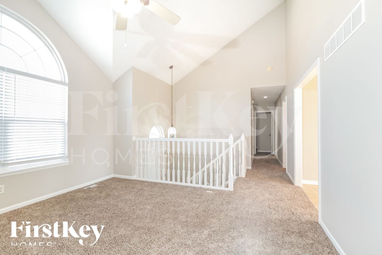 706 Derby St - Photo 3 of 18