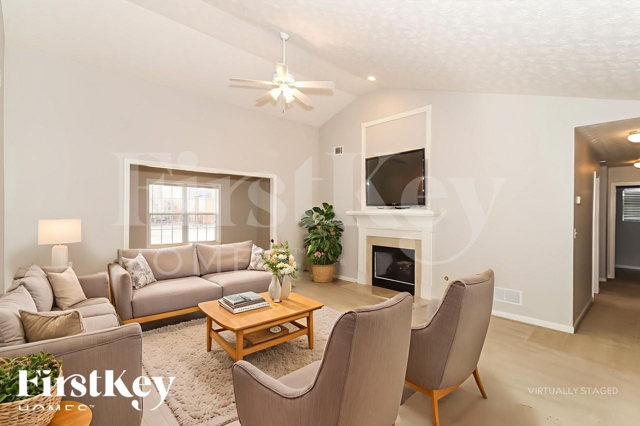 1099 Harbins Pass Dr - Photo 4 of 18