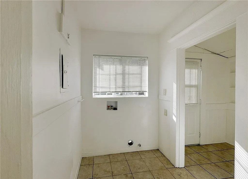 209 Elm Street - Photo 4 of 17