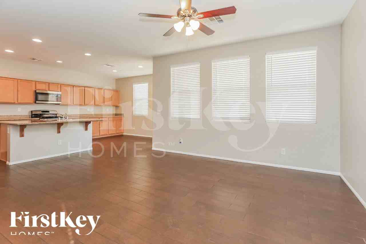 7506 Edgartown Harbor St - Photo 2 of 18