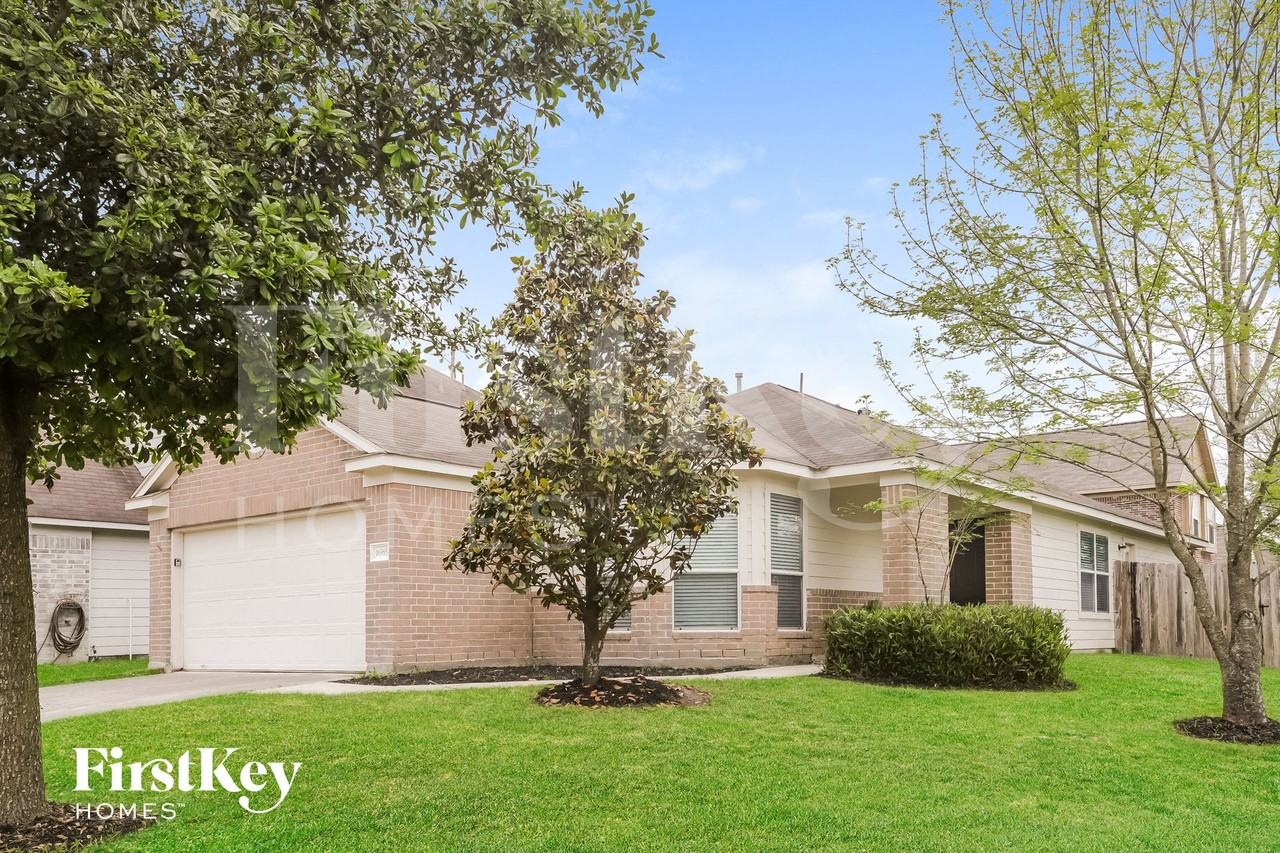 16985 Valiant Oak St - Photo 2 of 15