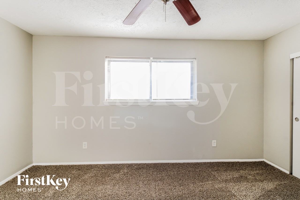 9806 Charmont Rd - Photo 7 of 15