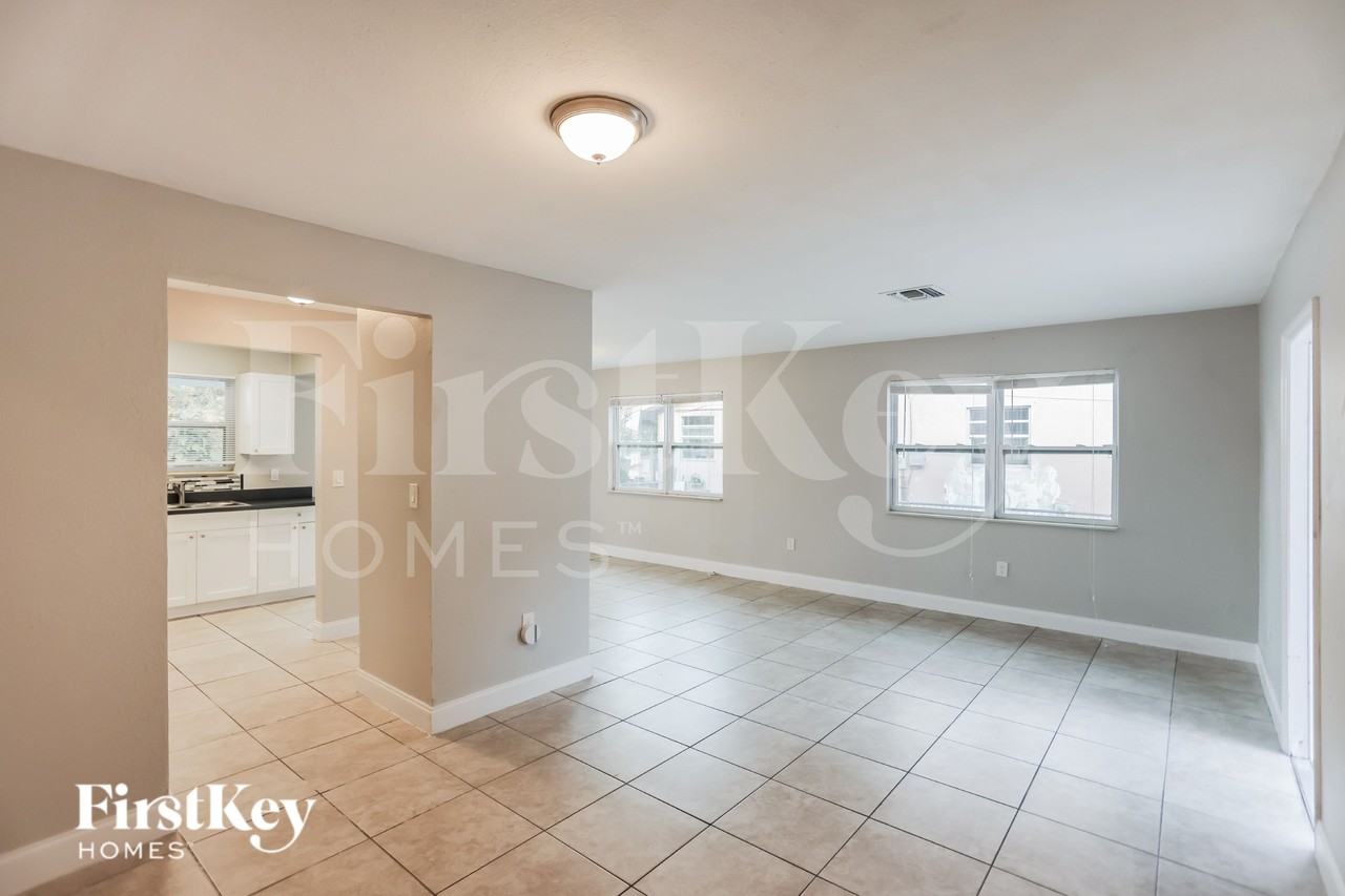 9231 Sw 204th Ter - Photo 6 of 18