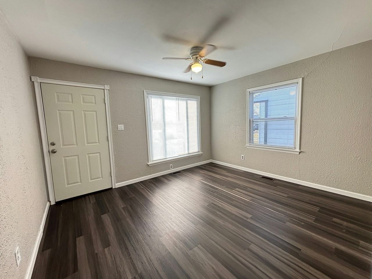 11235 Sherman Avenue - Photo 2 of 9