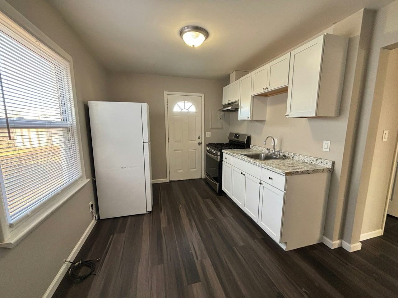 11235 Sherman Avenue - Photo 3 of 9