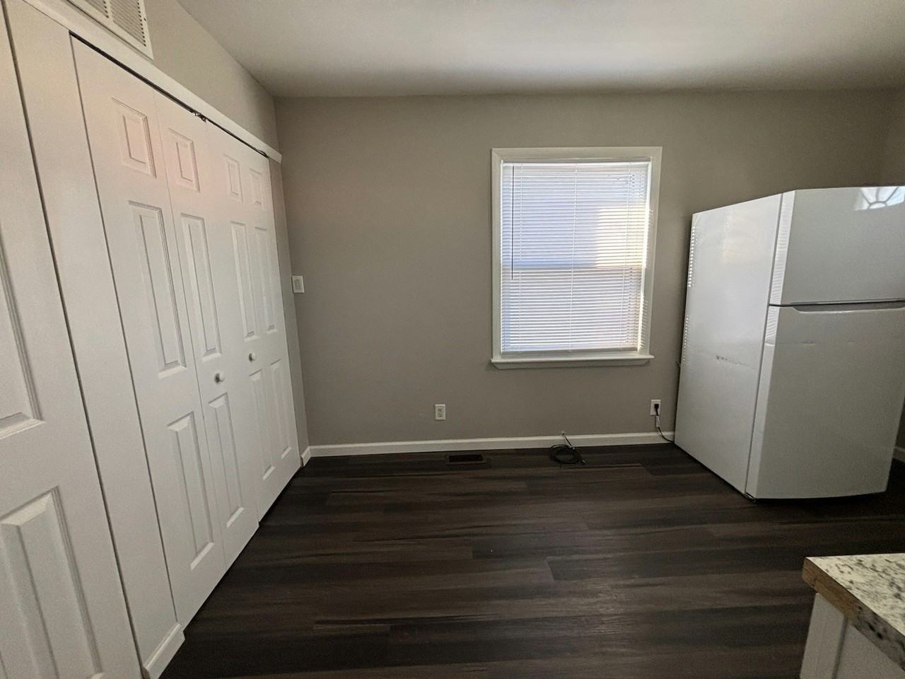 11235 Sherman Avenue - Photo 5 of 9