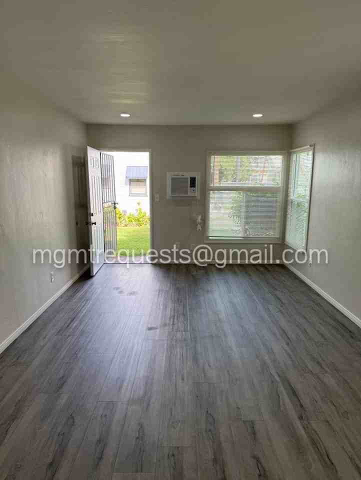 4228 Tenth St, Unit 4228 - Photo 2 of 14