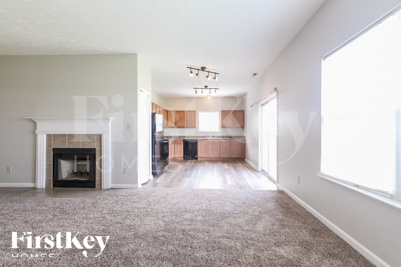 8310 Chesterhill Ln - Photo 5 of 18