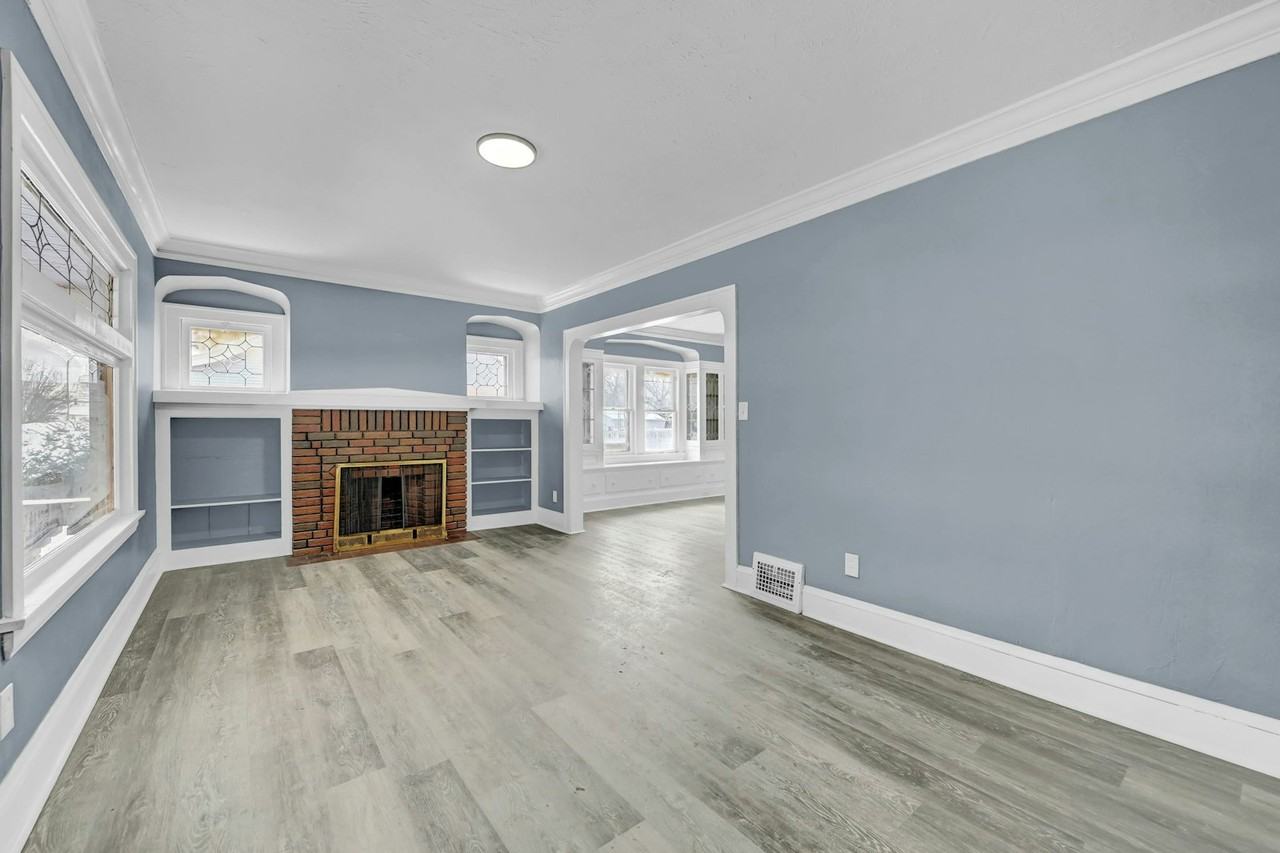 3658 East 138th Street - Photo 2 of 32