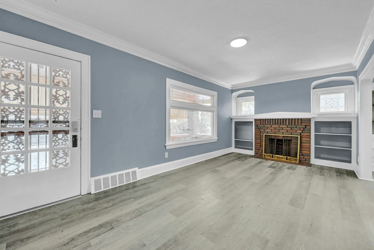 3658 East 138th Street - Photo 3 of 32