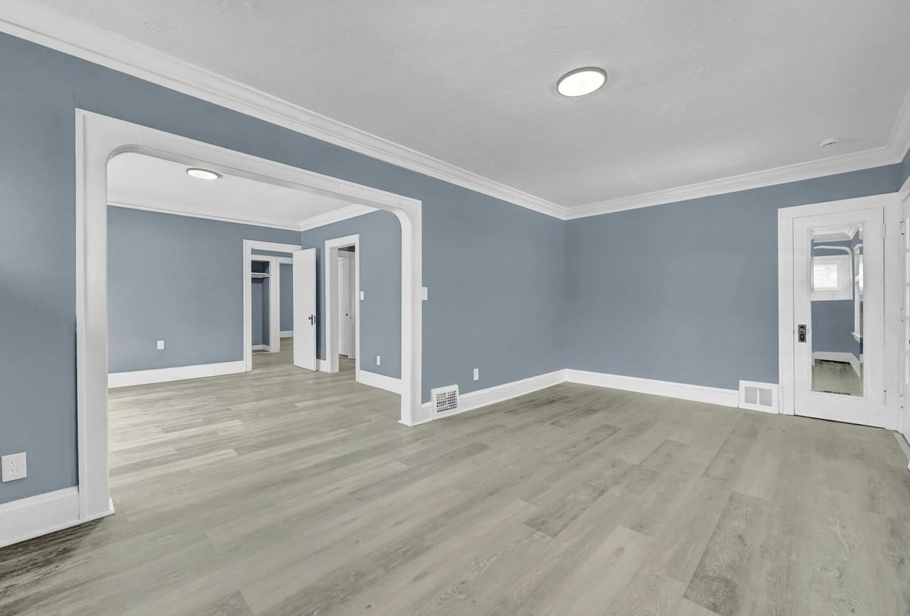 3658 East 138th Street - Photo 4 of 32