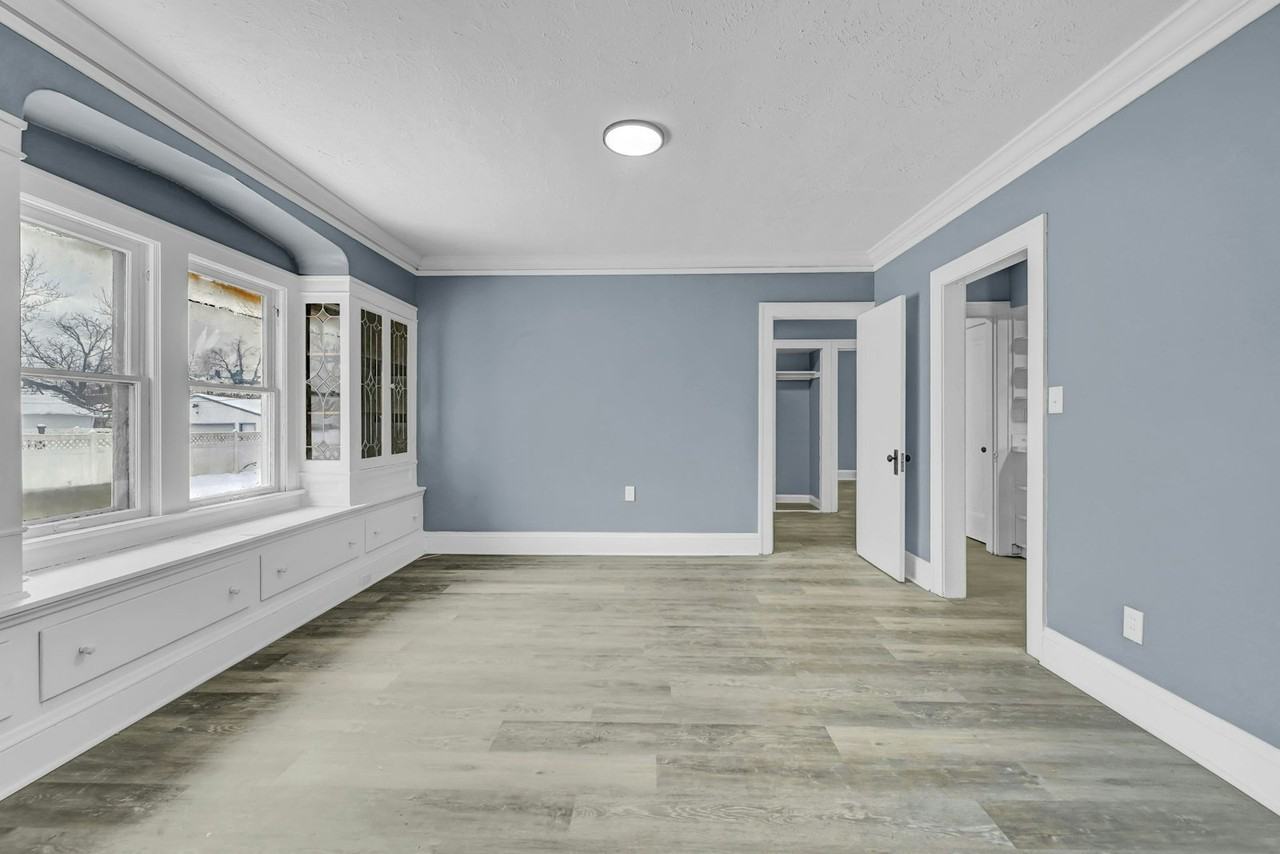 3658 East 138th Street - Photo 5 of 32