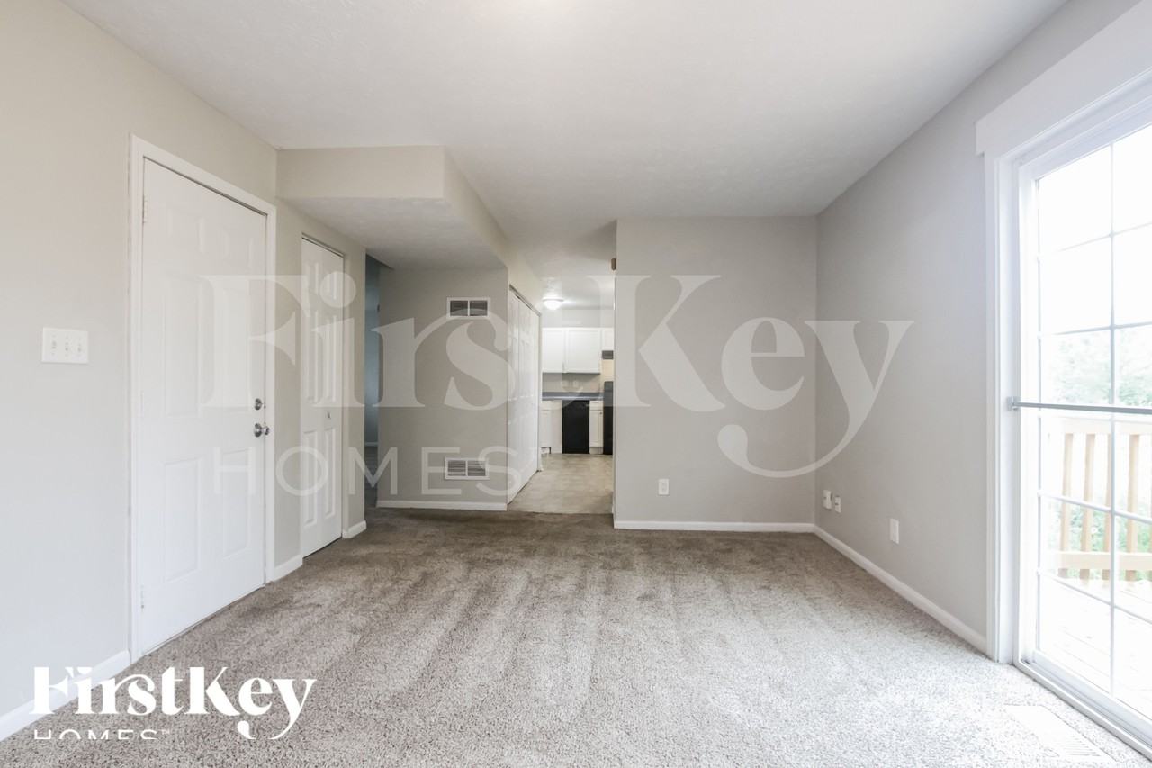 7732 Hoyt Ave - Photo 7 of 19