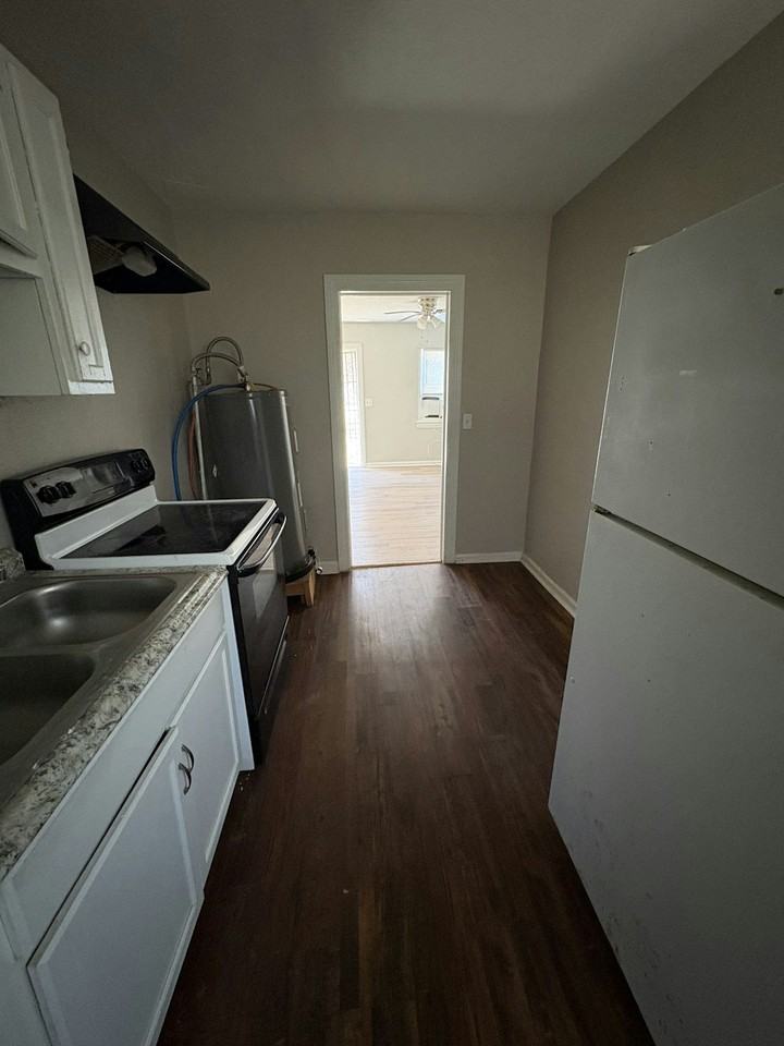 5714 Court M, Unit 5726 - Photo 4 of 5