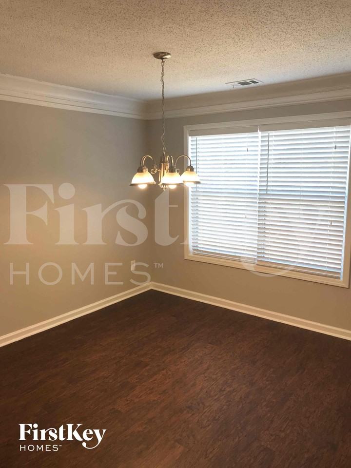 7078 Bowie Dr - Photo 4 of 10