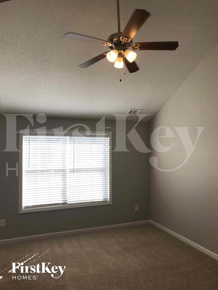 7078 Bowie Dr - Photo 6 of 10