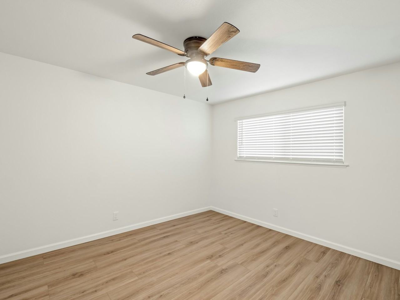 2124 North Glenn Avenue, Unit 2124 - Photo 5 of 18