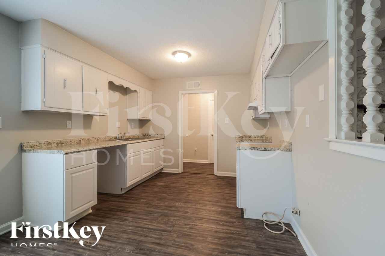 6030 Elk Grove Rd - Photo 7 of 18