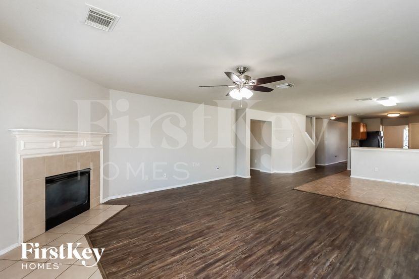 602 Regal Hollow Ln - Photo 3 of 15