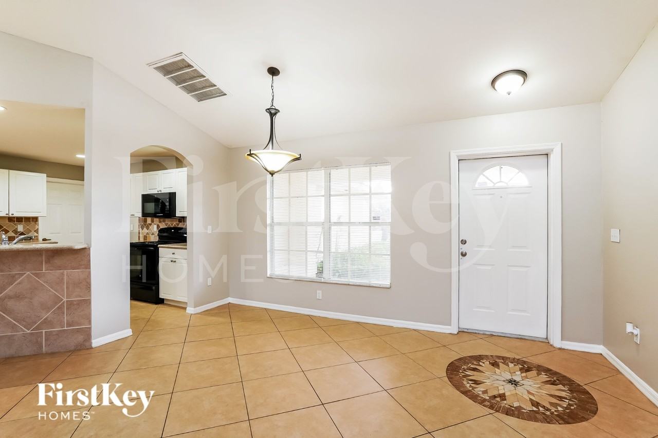 4709 Nora Ave S - Photo 6 of 19