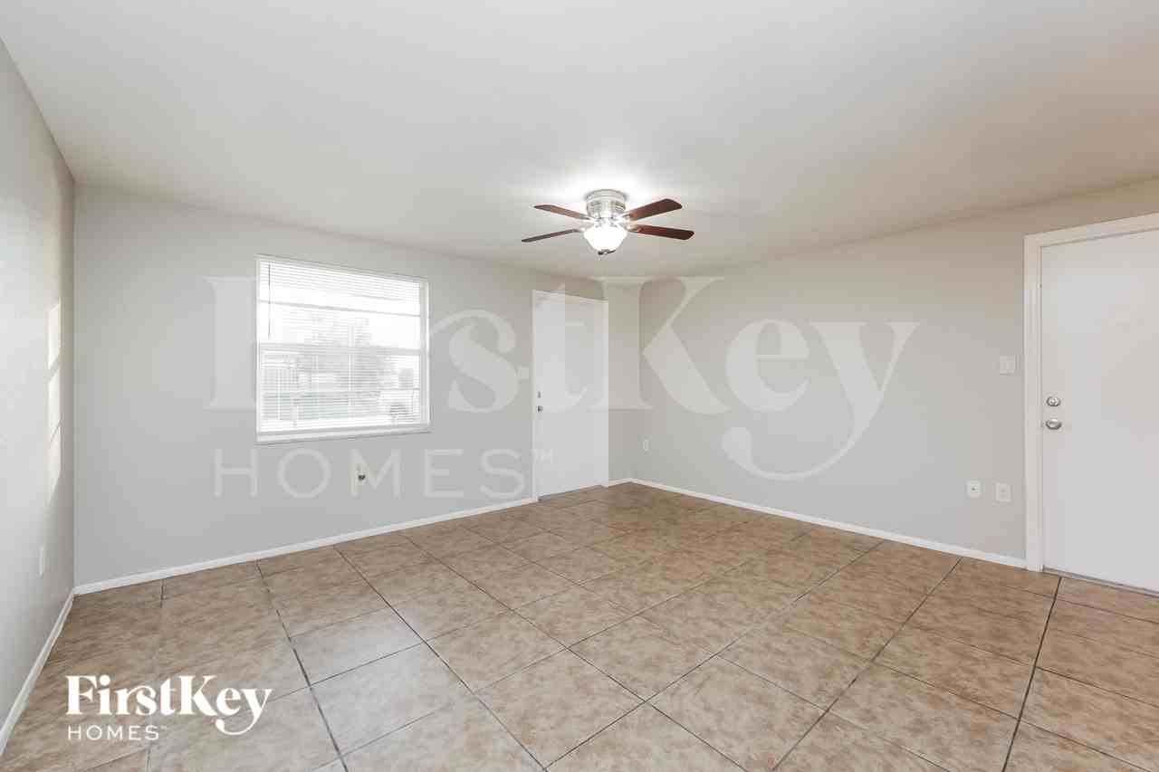 466 Azalea Ave Nw - Photo 5 of 19