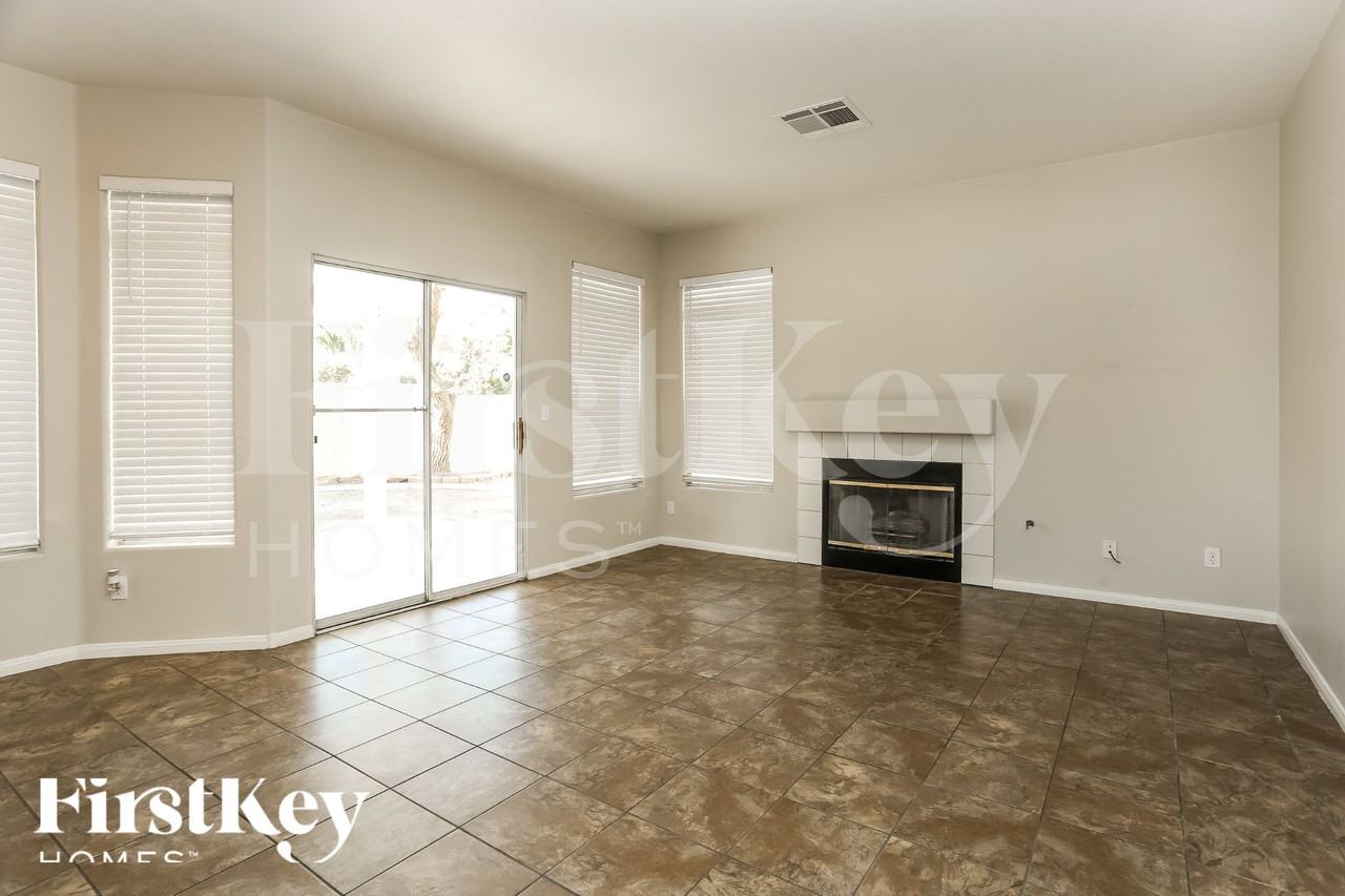 4405 Vogue St - Photo 4 of 18