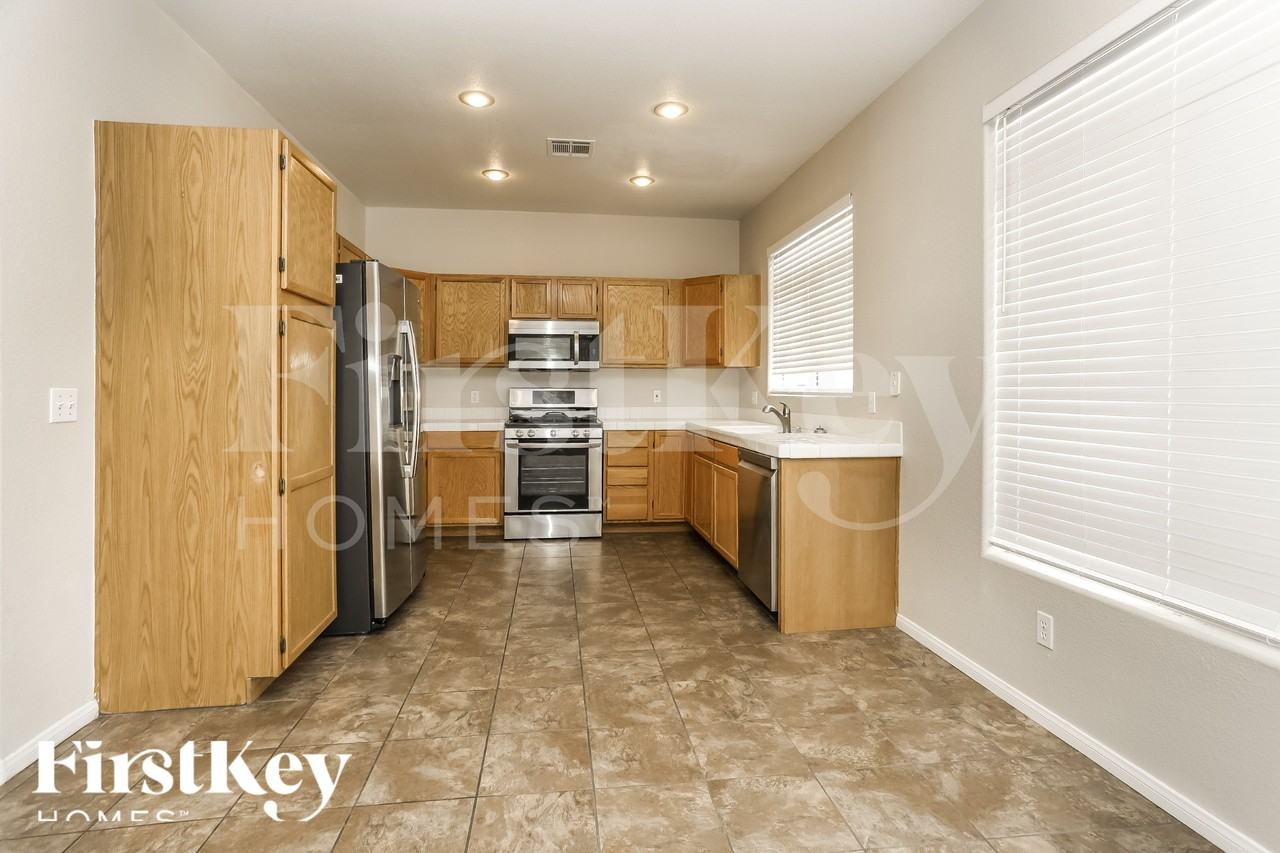 4405 Vogue St - Photo 5 of 18