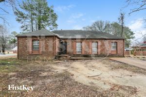 featured image of 3900 Hermitage Dr