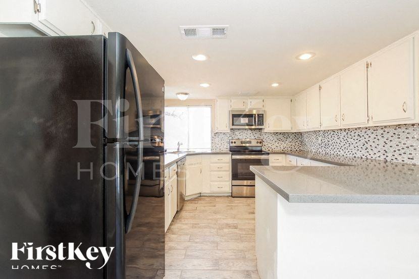 3802 W Juniper Ave - Photo 7 of 15