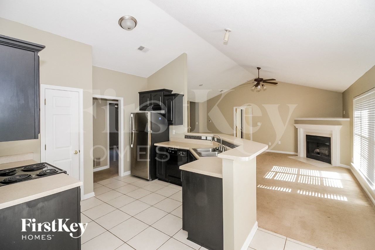 2554 Plum Creek Dr - Photo 6 of 15