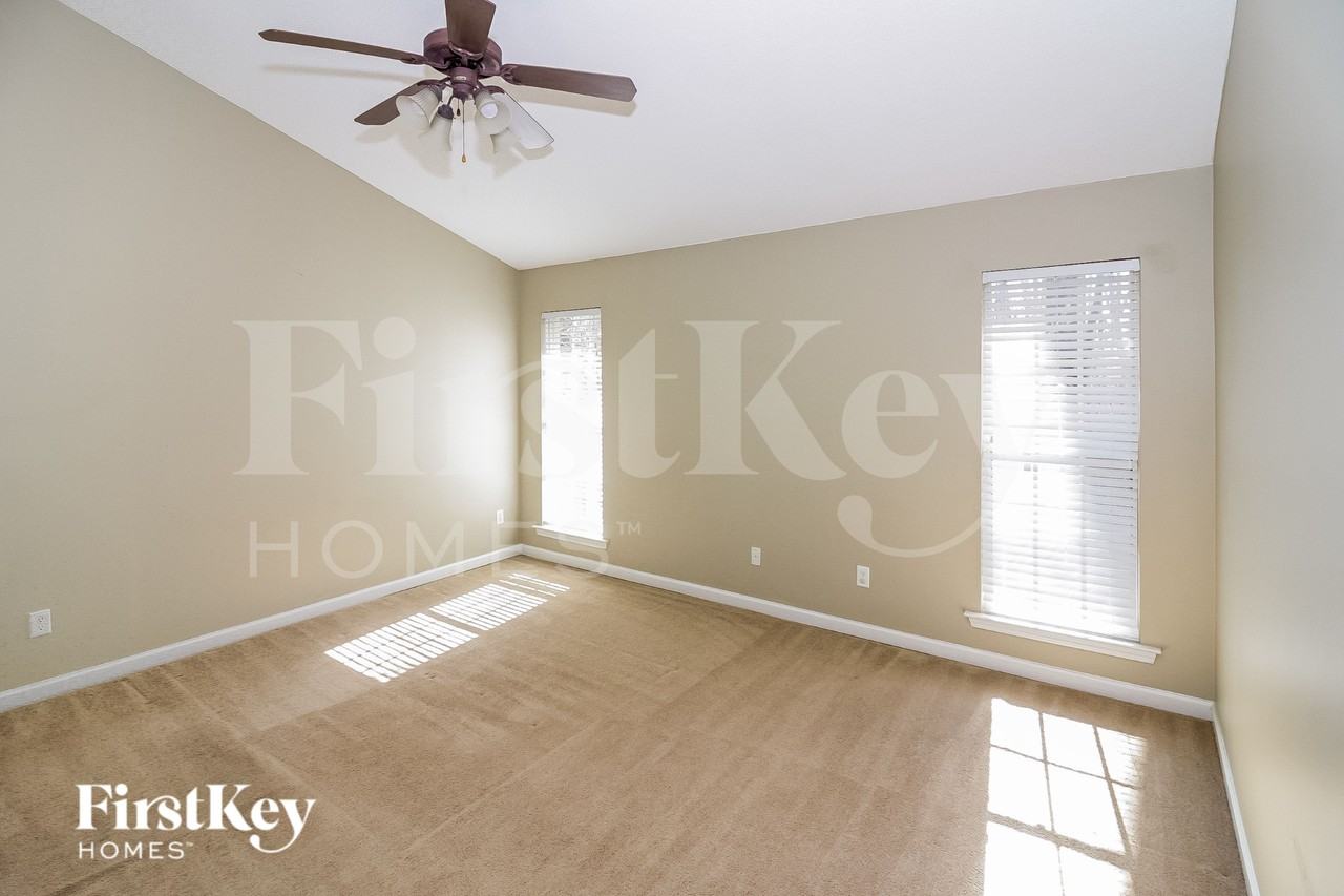 2554 Plum Creek Dr - Photo 7 of 15