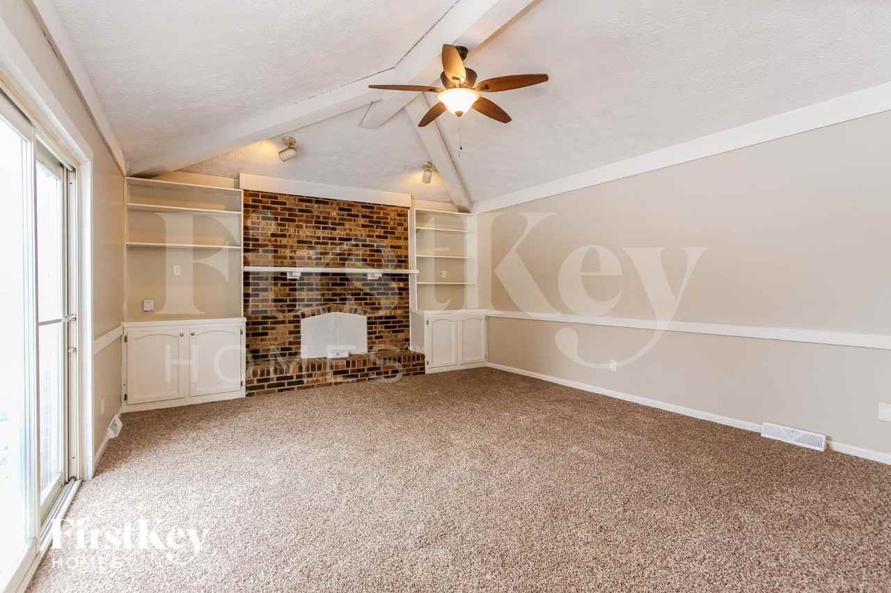 241 Summit Ridge Dr - Photo 3 of 18