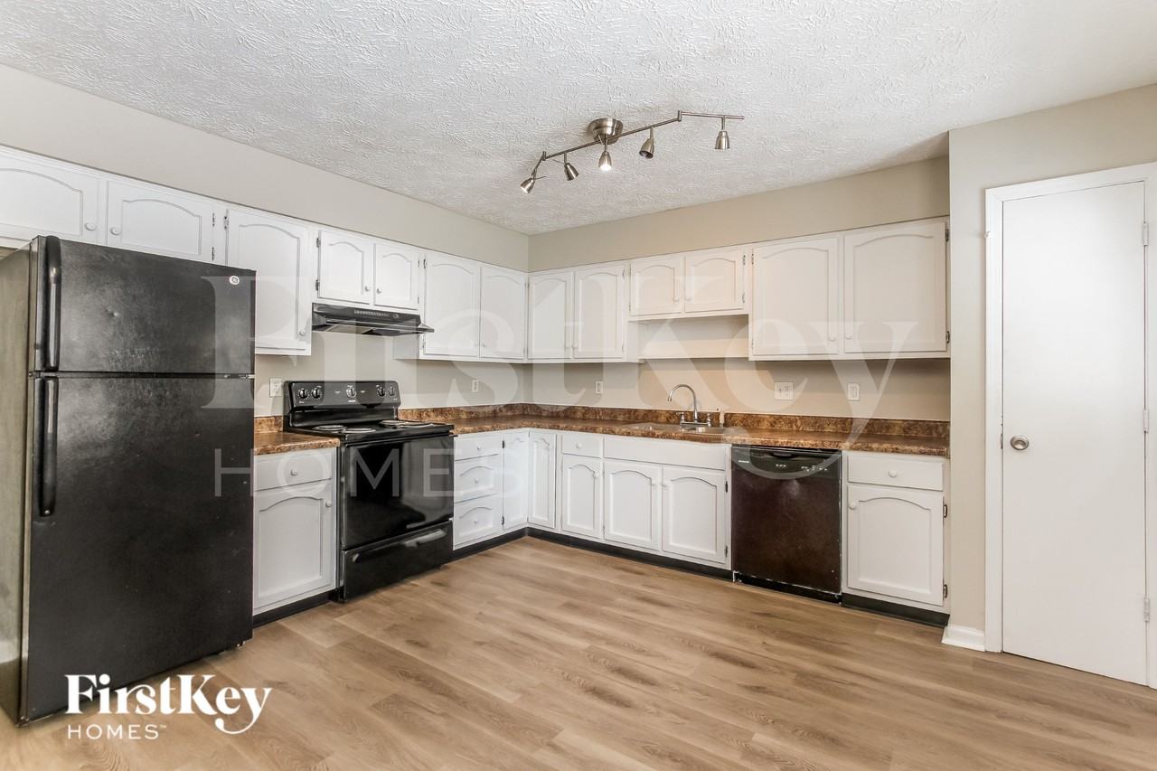 241 Summit Ridge Dr - Photo 6 of 18