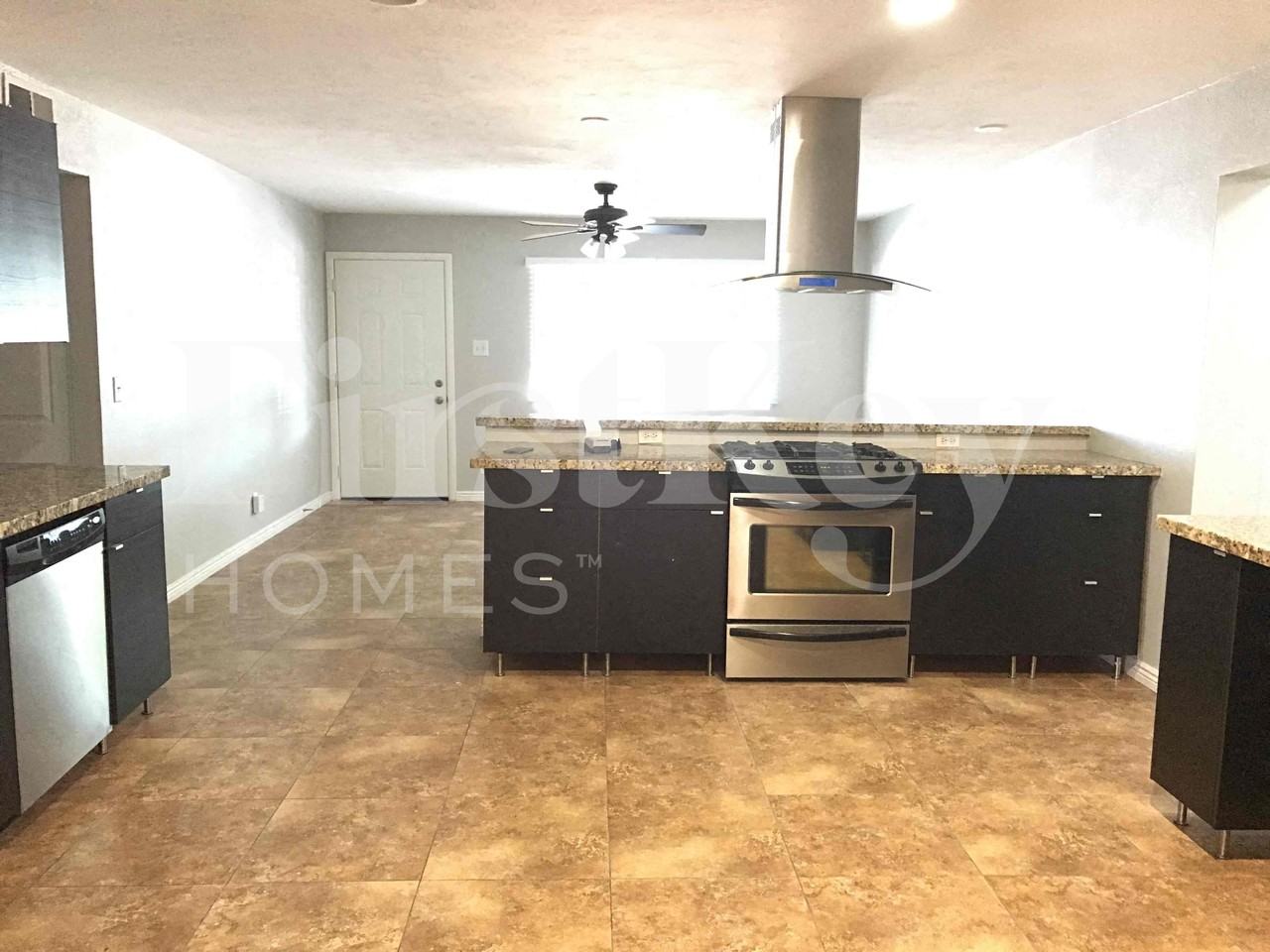 2308 W Orchid Ln - Photo 4 of 31