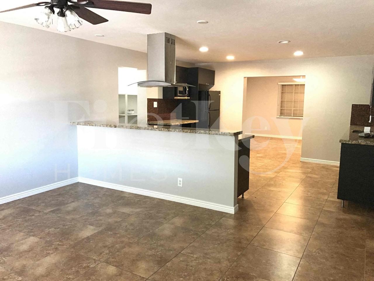 2308 W Orchid Ln - Photo 7 of 31