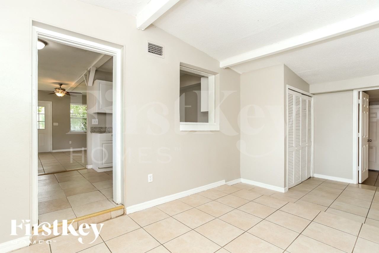 2225 Flamingo Ave - Photo 3 of 18