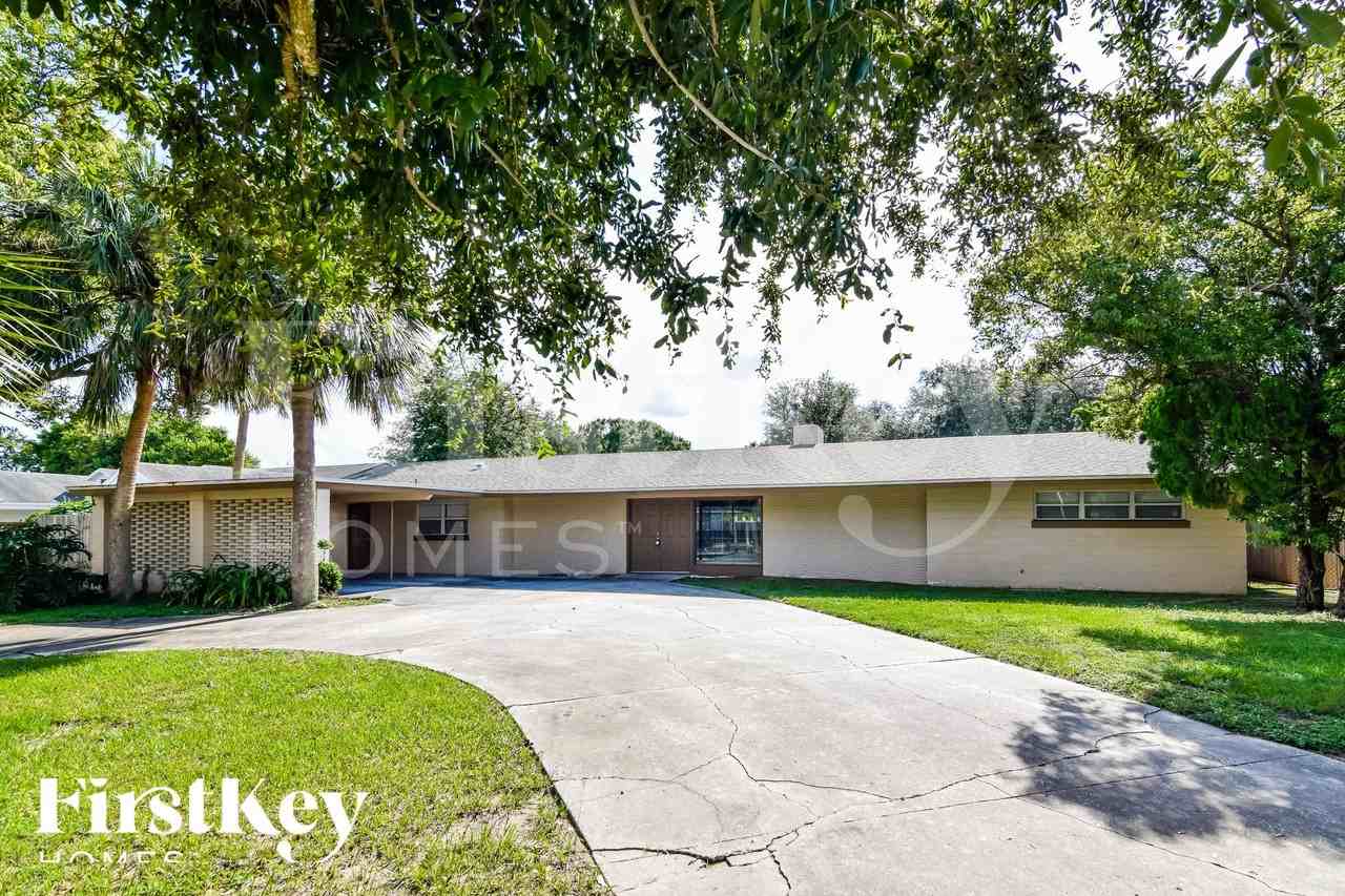 1961 9th St Se - Photo 2 of 16