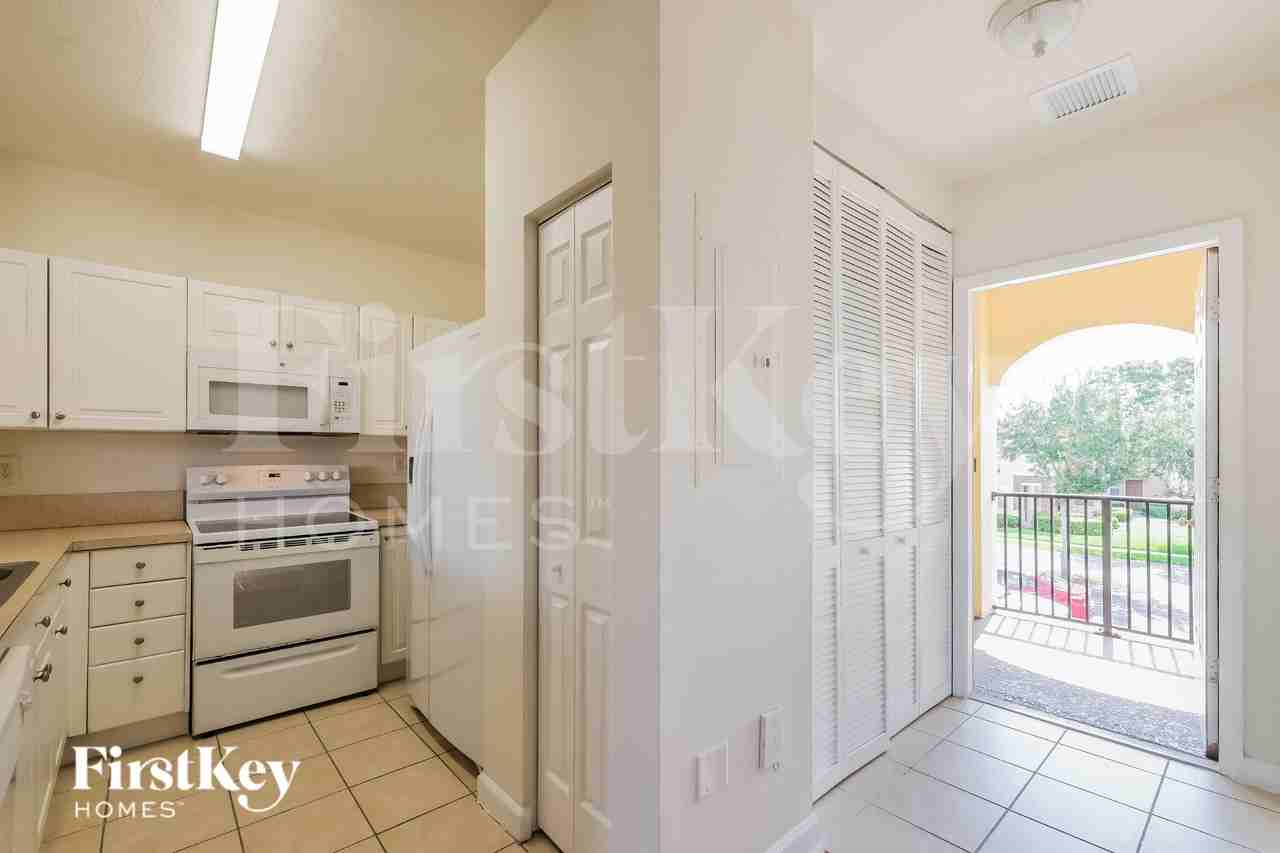 1490 Neroad #205 - Photo 4 of 19