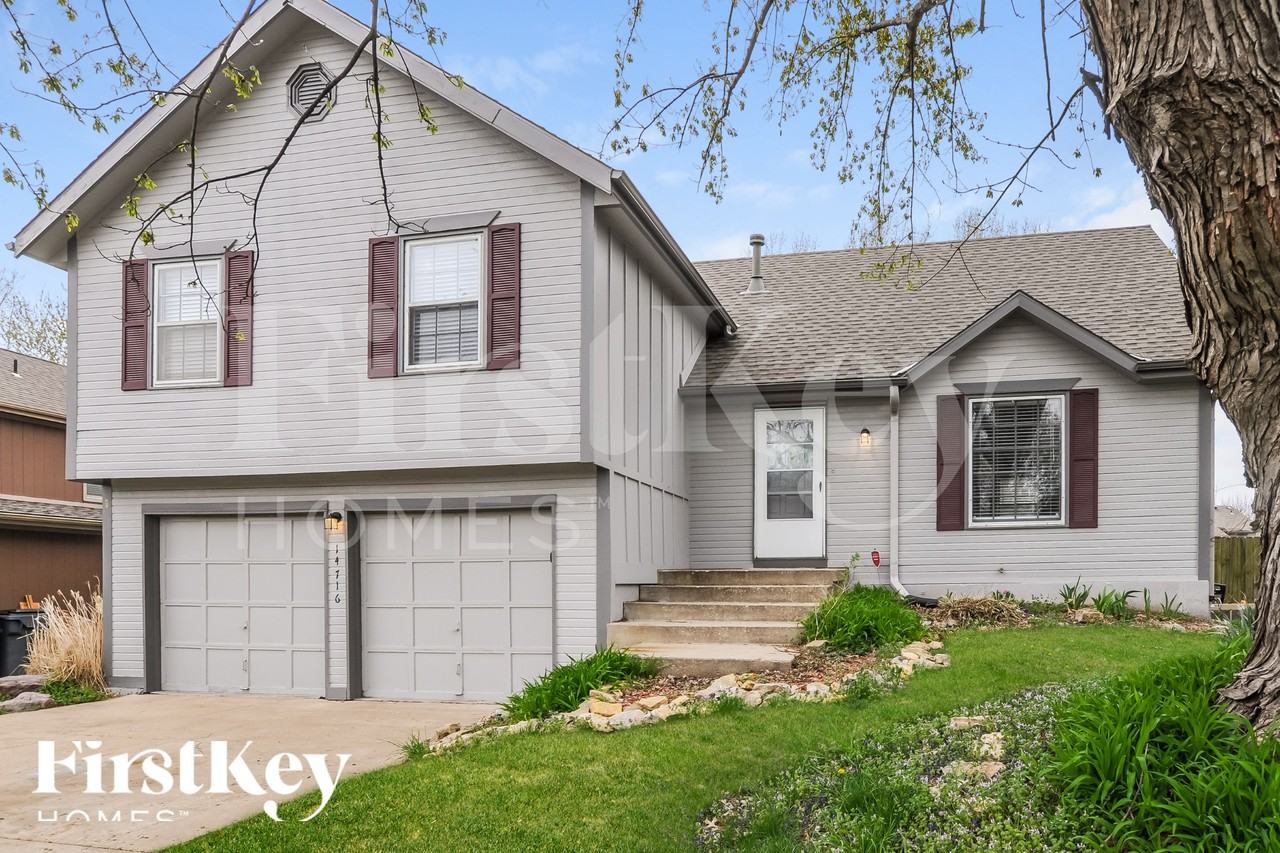 14716 S Brougham Dr - Photo 3 of 19