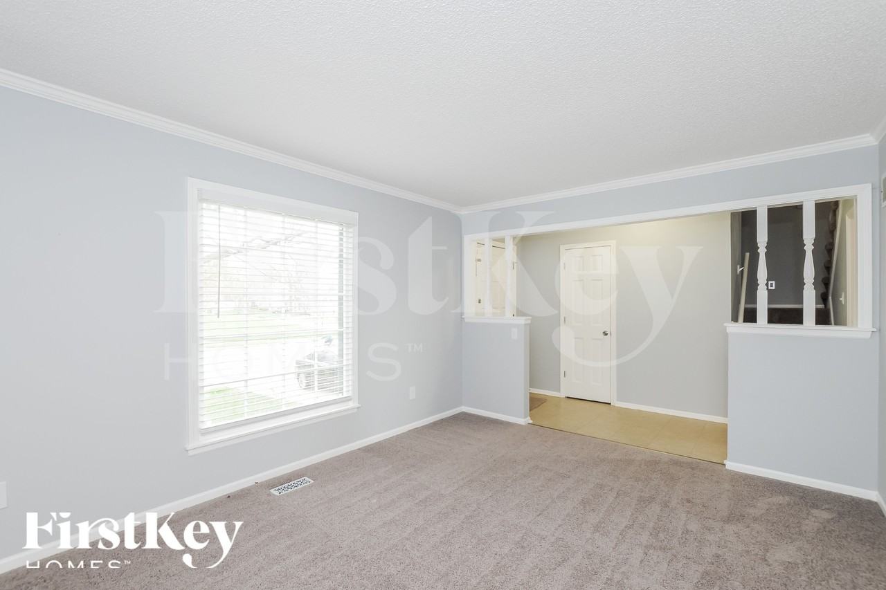 14716 S Brougham Dr - Photo 4 of 19